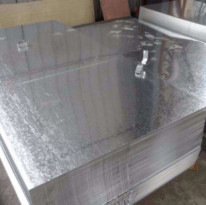 La tôle d'acier d'ASTM A526 enduite du fer galvanisé plat de zinc couvre 6000mm DX51D laminés à chaud
