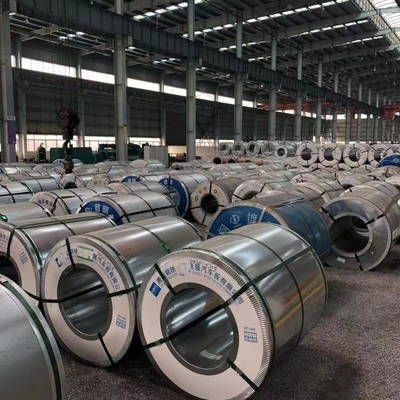 Q215 Q235 Q195 Matériau en acier galvanisé coil pré / trempé à chaud pour les bâtiments